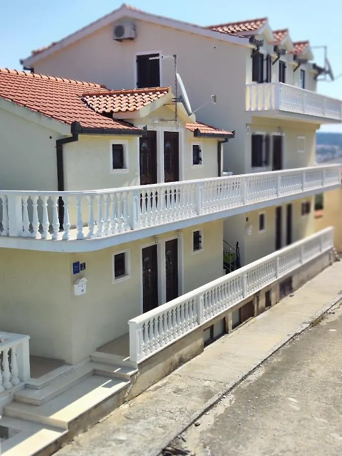 Apartmani Roko Donji Okrug  Croatia