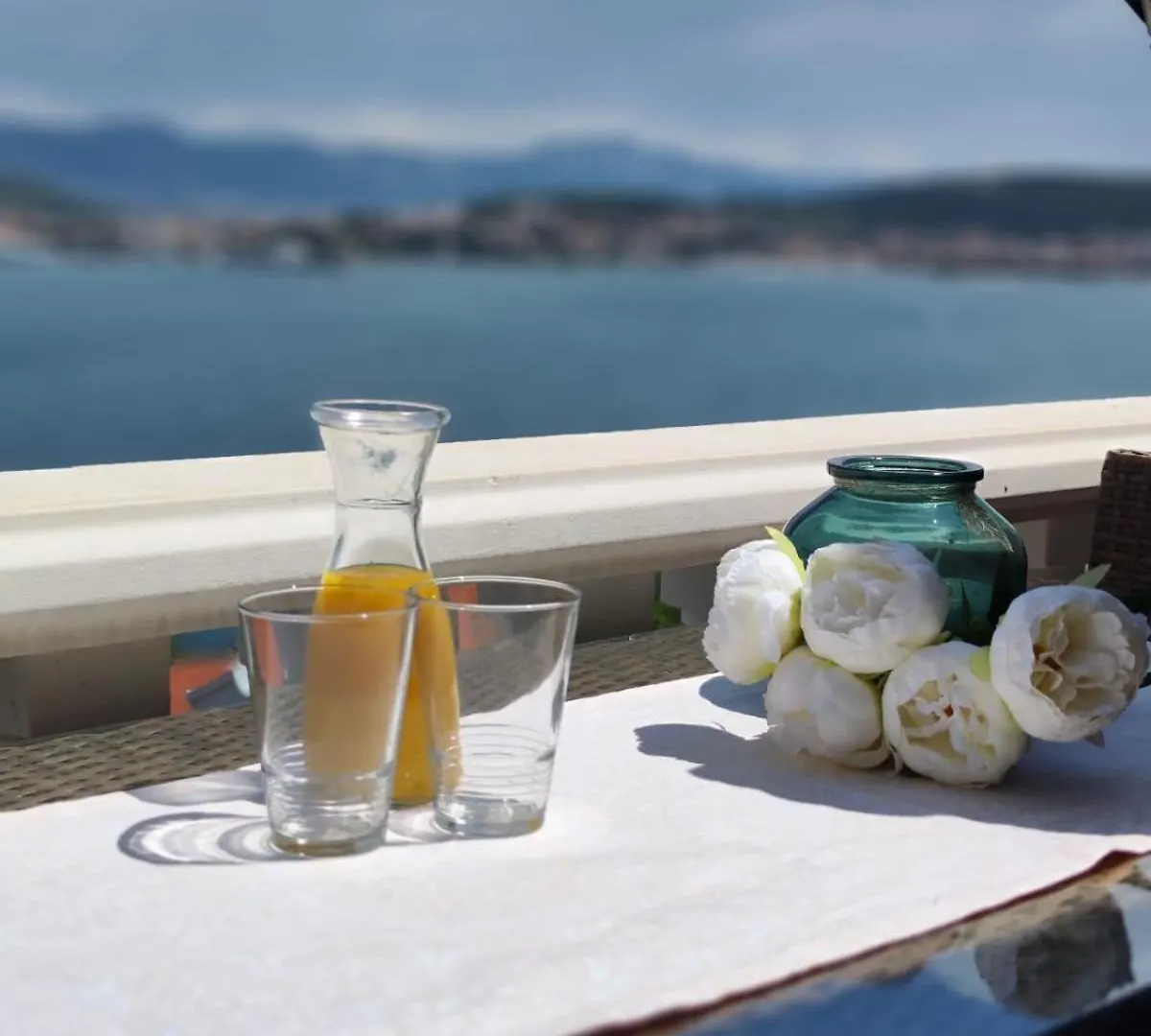Apartmani Roko Donji Okrug  Apartmán